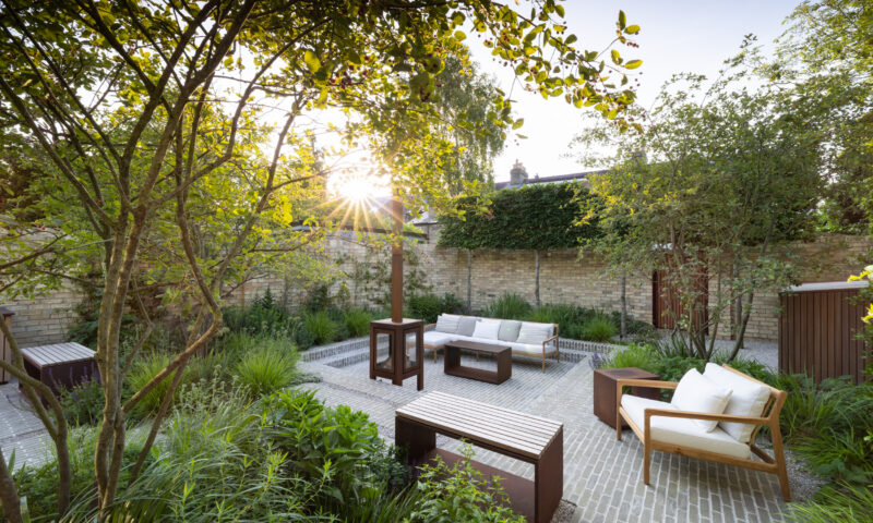 Cambridge courtyard garden